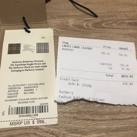 Burberry medium lavenby reversible tote - Picture 9 of 9